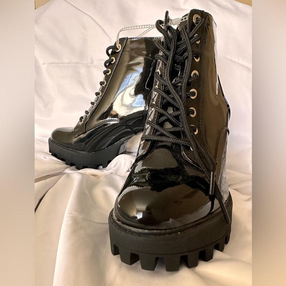 New LACE UP BLOCK HEEL PLATFORM ANKLE BOOT - Picture 2 of 8